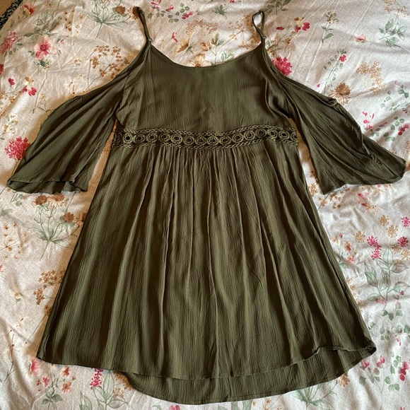 Off The Shoulder Dark Green Summer Dress - Picture 2 of 4